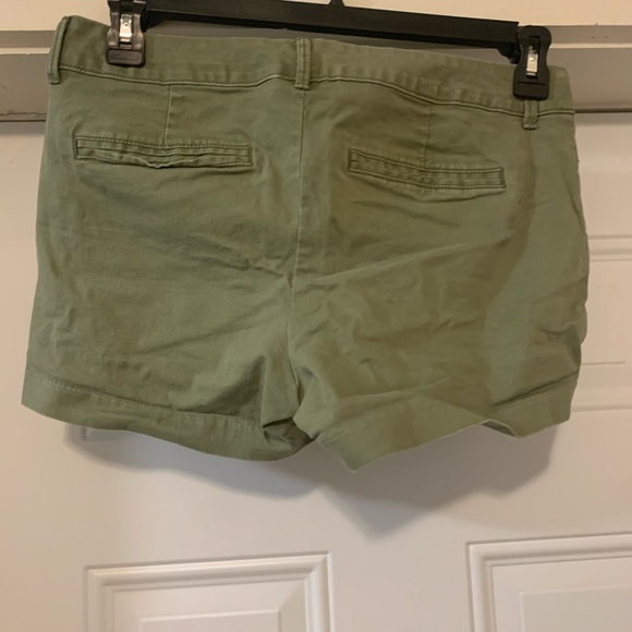 Old Navy Pixie olive shorts - Picture 2 of 2